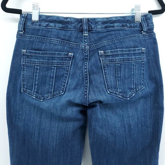 GAP Womens Curvy Straight Classic MidRise Medium Wash Whiskering Stretchy| 2R - Picture 8 of 10